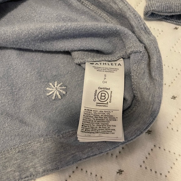 Athleta V Neck Collar Cozy Grey Tencel Blend Sweater Women’s Small - Picture 2 of 4